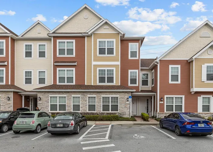 Location!! Modern Luxury Home 2 Miles From Disney!