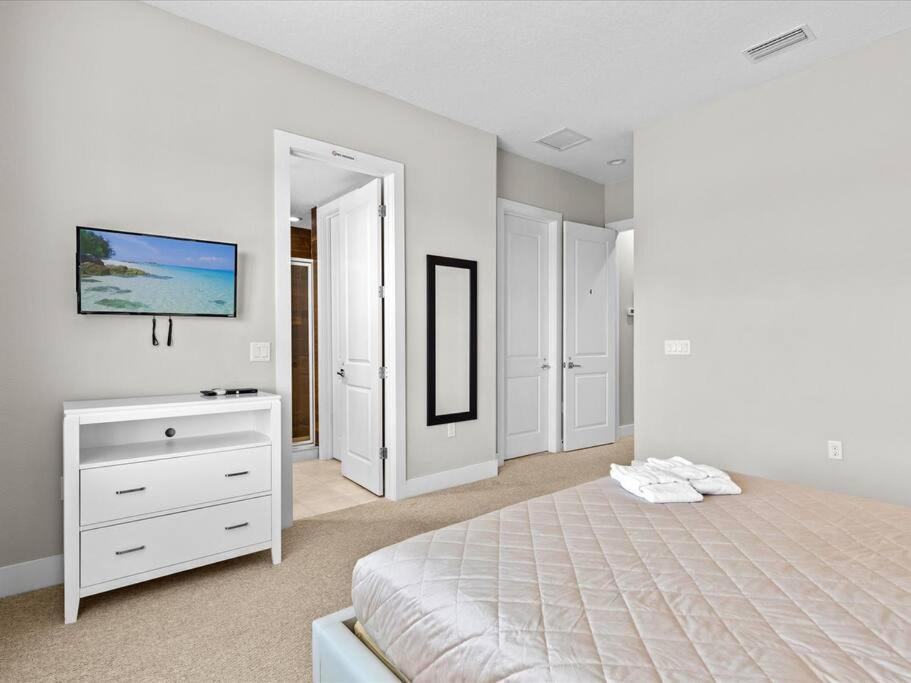 Villa Location!! Modern Luxury 2 Miles From Disney! *