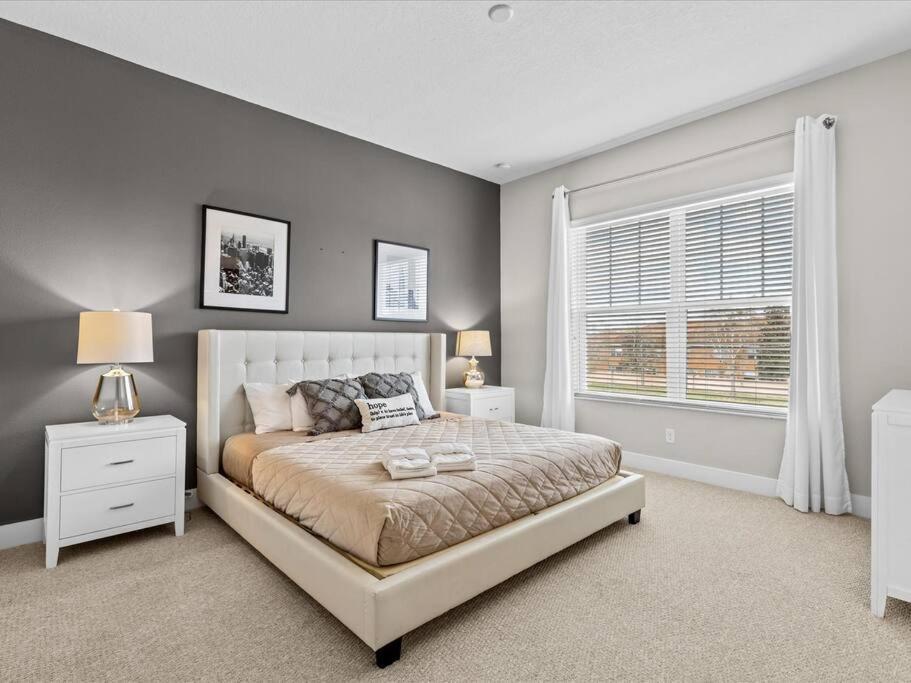 Location!! Modern Luxury 2 Miles From Disney! Villa *